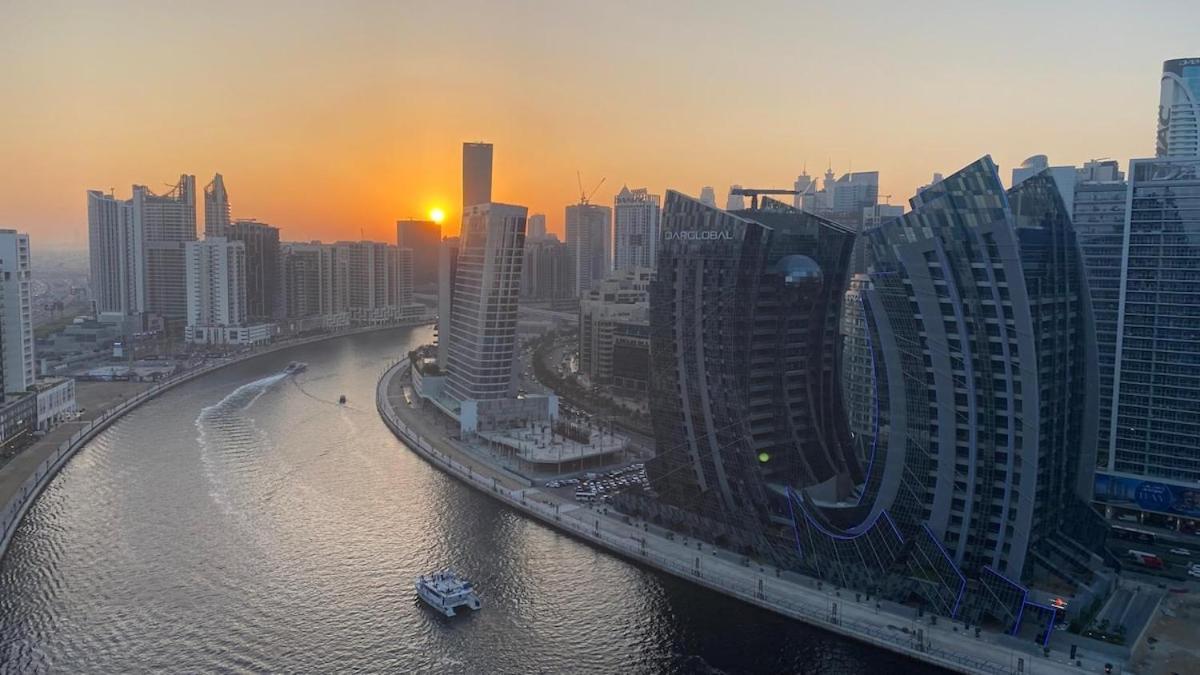 Elegant & Luxury 2Br Apartment Burj And Canal View Sabkhah Extérieur photo